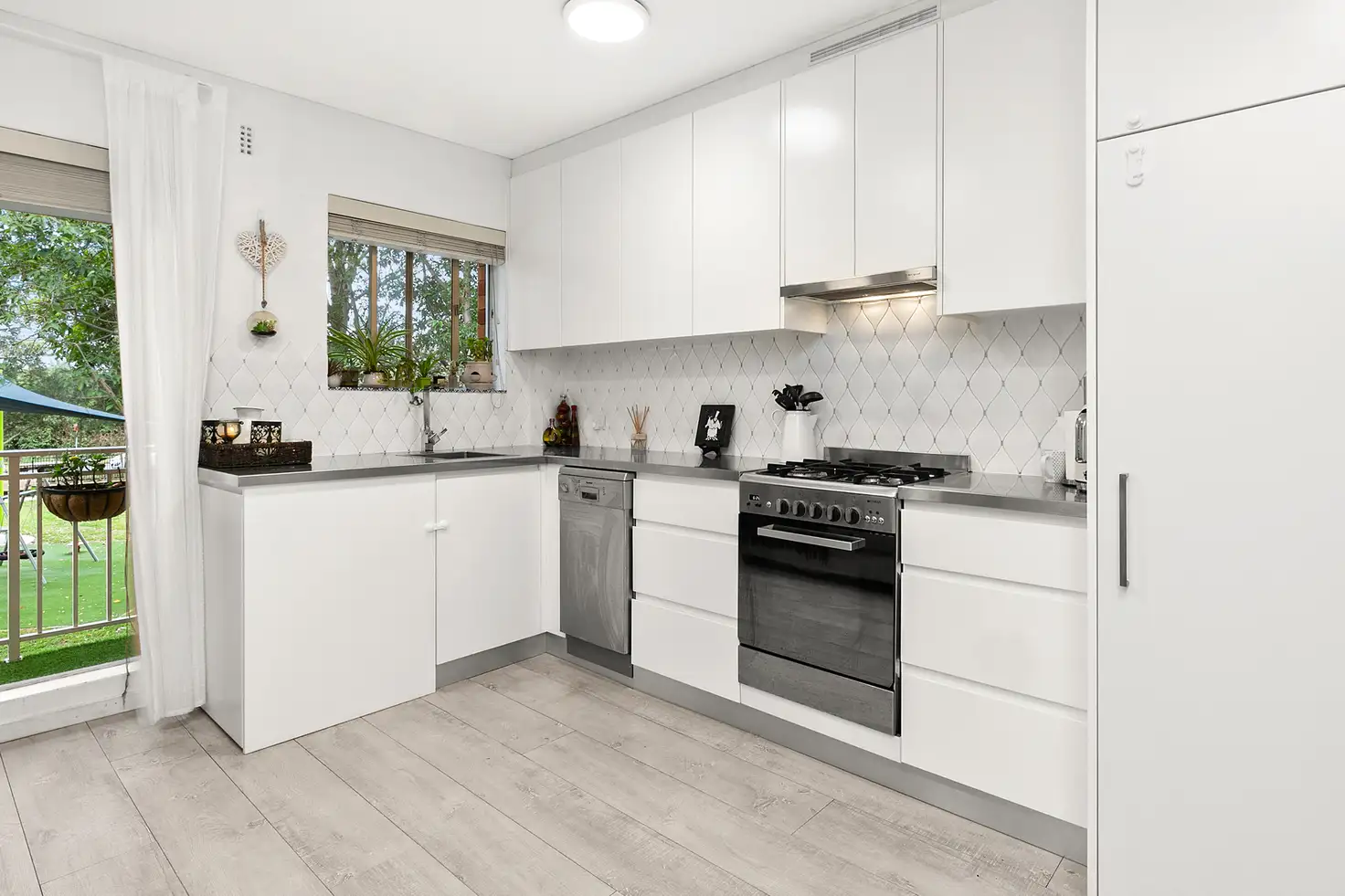 Main view of Homely apartment listing, 5/6 Fairway Close, Manly Vale NSW 2093