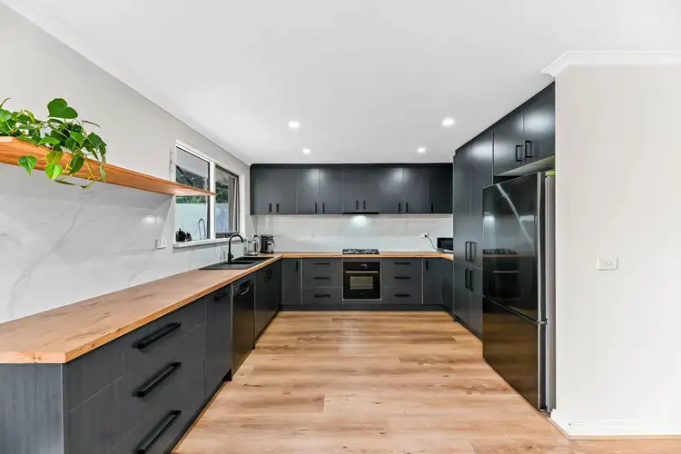 12 Paula Terrace, Endeavour Hills VIC 3802