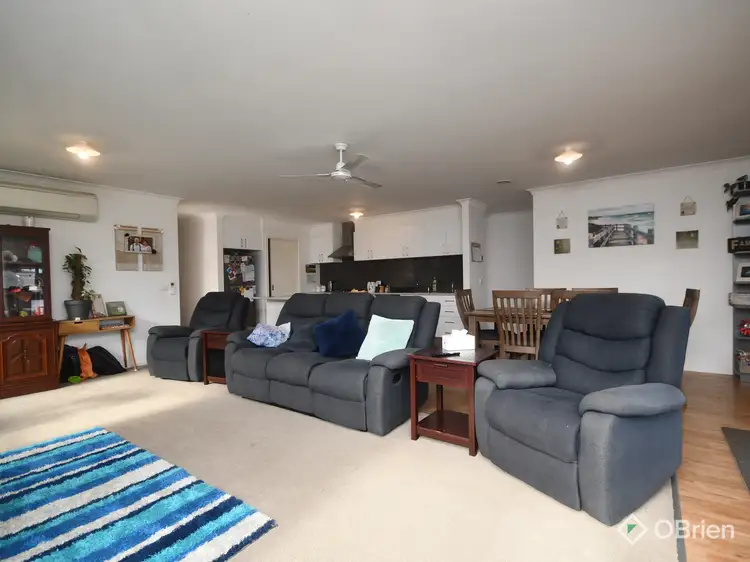Fifth view of Homely house listing, 14 Dianella Place, Bairnsdale VIC 3875
