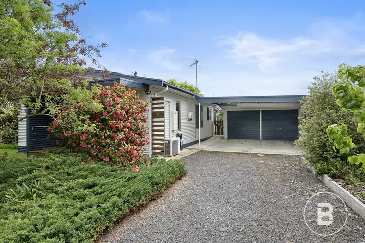 8 Stuart Street, Beaufort VIC 3373