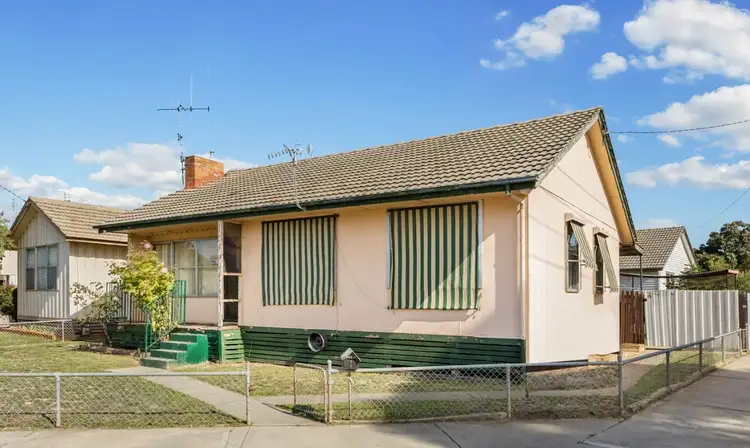 1 Finch Avenue, Eaglehawk VIC 3556