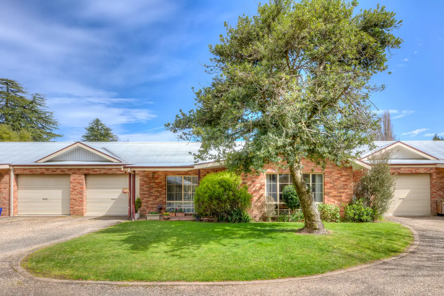 Main view of Homely unit listing, 2/99 Delany Avenue, Bright VIC 3741