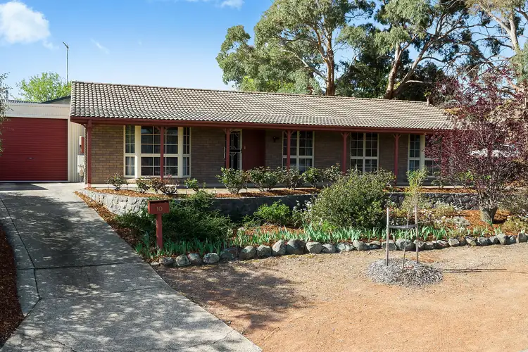 10 Merriman Crescent, Macarthur ACT 2904