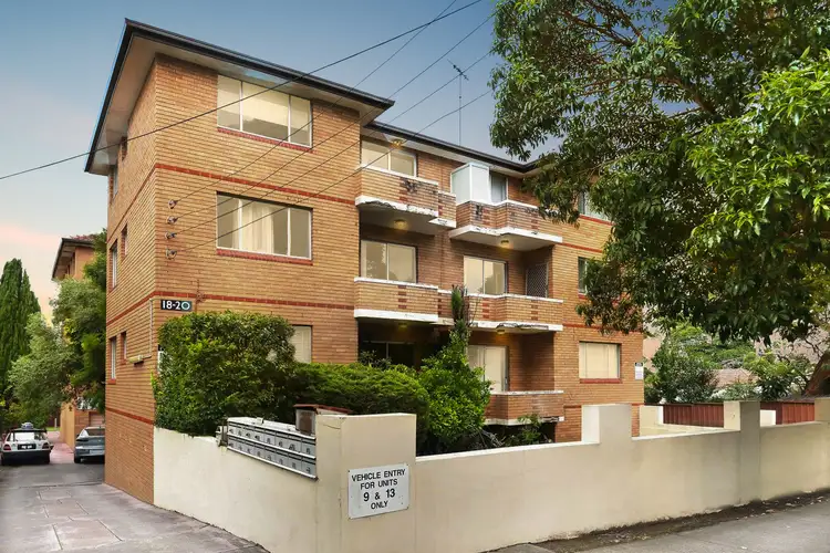 8/18 Campbell Street