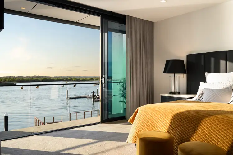 9/2 Marina Promenade, Paradise Point QLD 4216