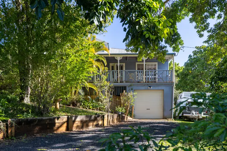 16 Henderson Place, Modanville NSW 2480