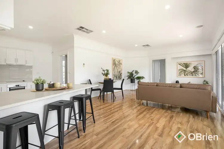 Fifth view of Homely house listing, 2 Waralong Court, Langwarrin VIC 3910