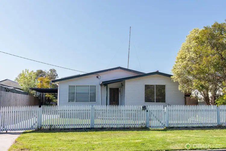 8 Griffiths Street