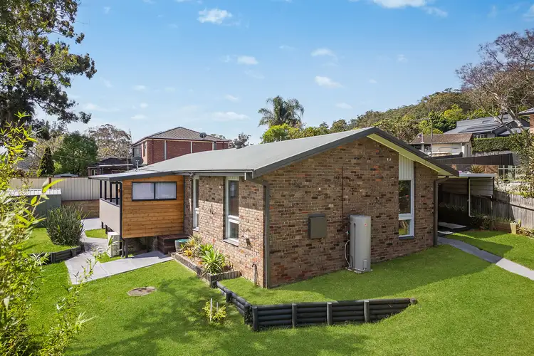 8 Cudgee Close, Green Point NSW 2251
