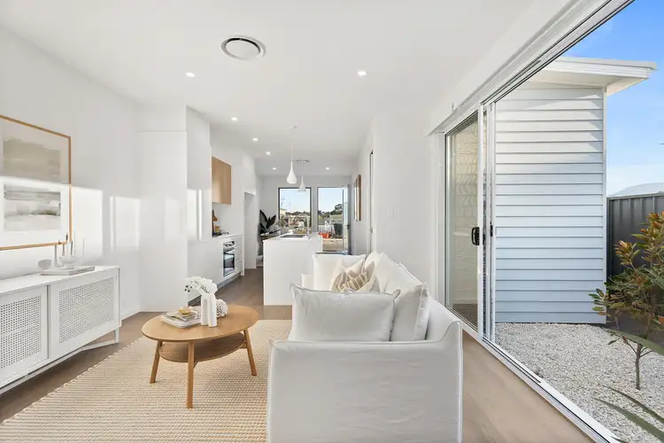 Sixth view of Homely semi-detached listing, 1/11 Greyleigh Street, Horsley NSW 2530