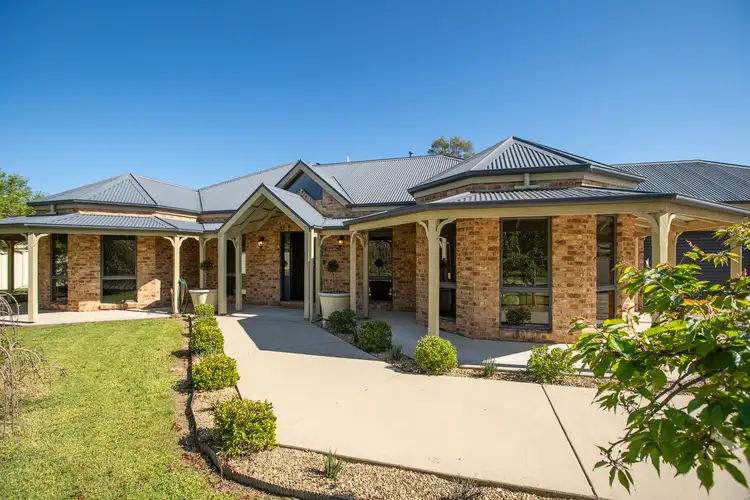 64 Dight Street, Jindera NSW 2642