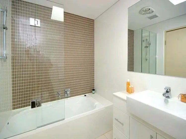 Fifth view of Homely apartment listing, 8/3 Alexander Street, Coogee NSW 2034