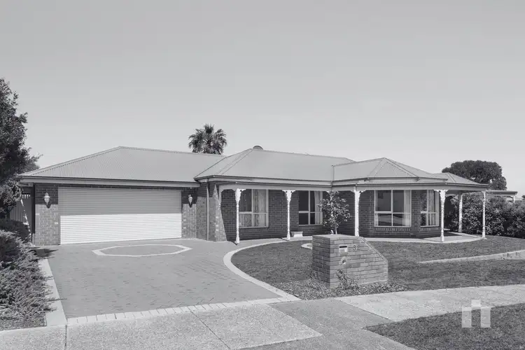 32 Holmwood Crescent, Doreen VIC 3754