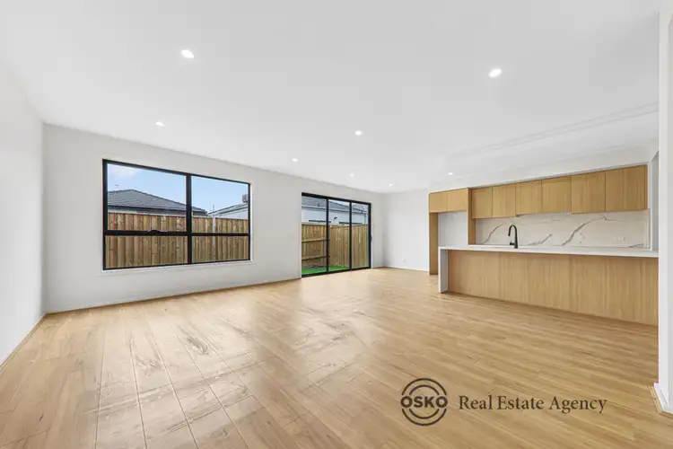 20 Uttar Way, Rockbank VIC 3335