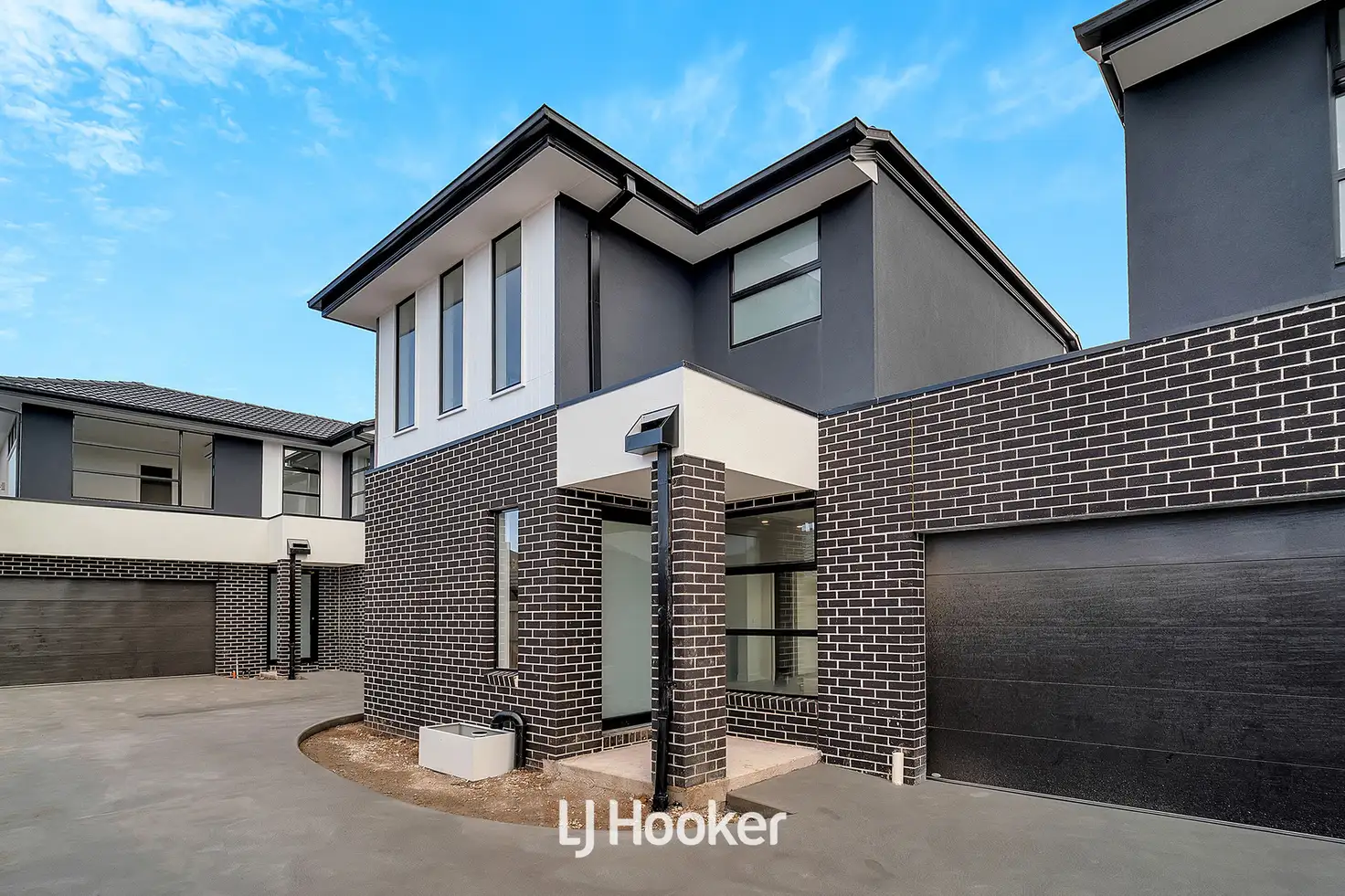 Main view of Homely townhouse listing, 2/3 Mulguthrie Court, Hallam VIC 3803