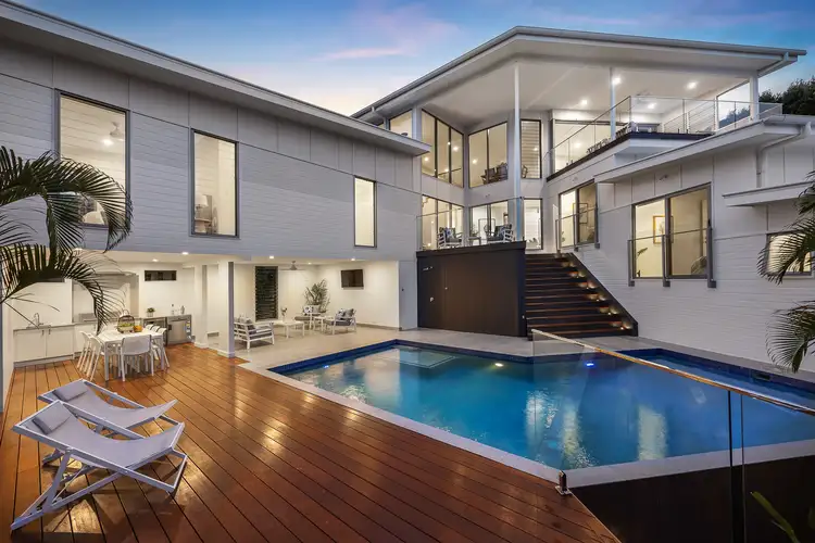 6 Coconut Grove, Castaways Beach QLD 4567