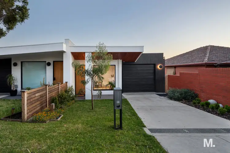 11 Laura Grove, Avondale Heights VIC 3034