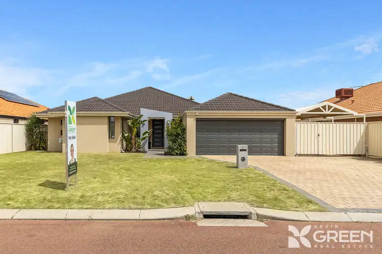 11 Arlette Pass, Lakelands WA 6180