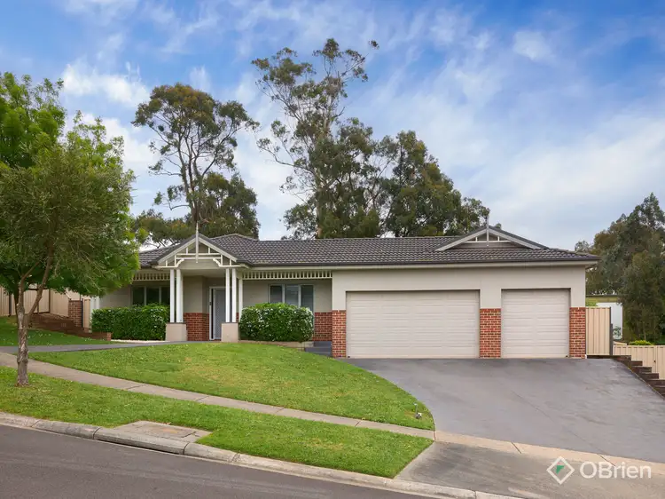13 Lakeside Court, Drouin VIC 3818