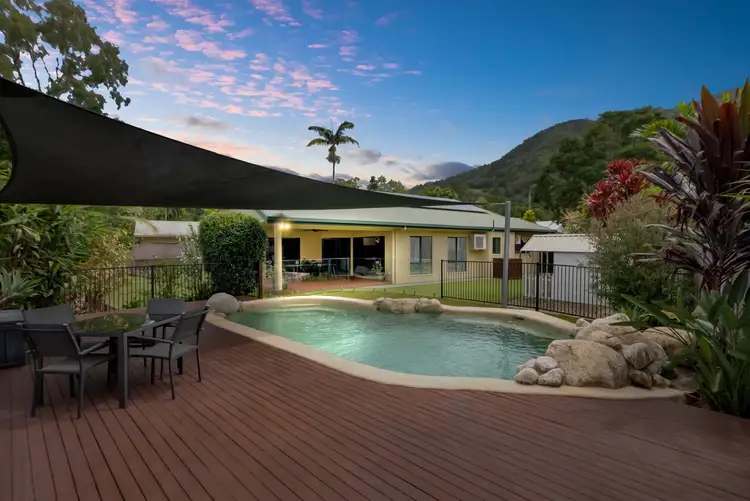 9 Spowatt Close, Kanimbla QLD 4870