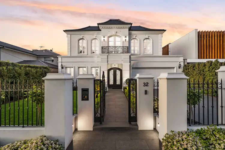 32 Kernan Street, Strathmore VIC 3041