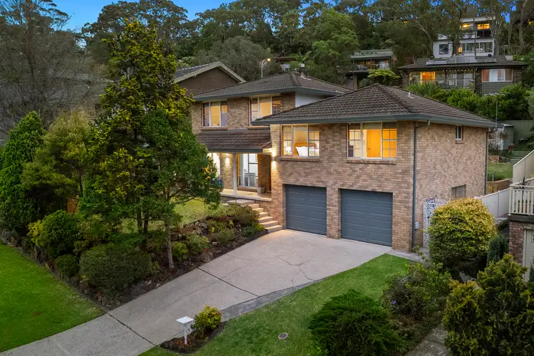 19 Urana Road, Yarrawarrah NSW 2233