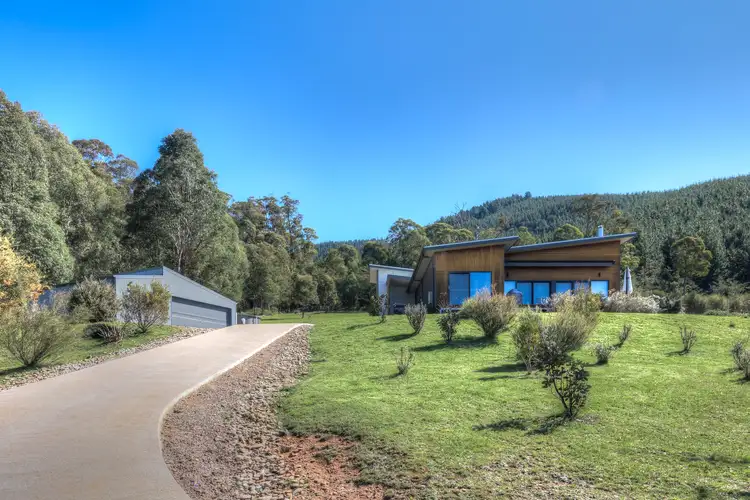 14 Faulkner Rise, Bright VIC 3741