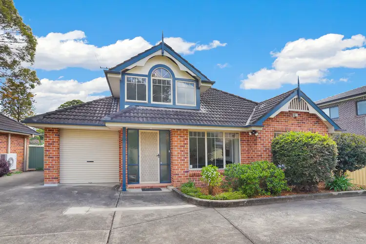 2/6A Ballandella Road, Toongabbie NSW 2146