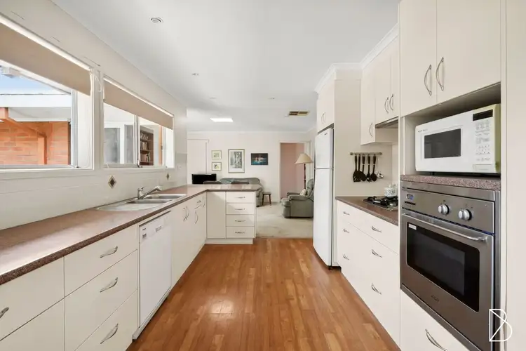 Sixth view of Homely house listing, 8 Echo Place, Lyons ACT 2606