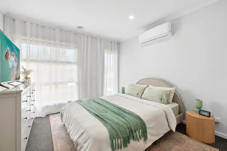 Second view of Homely house listing, 21 Fleurieu Circuit, Armstrong Creek VIC 3217