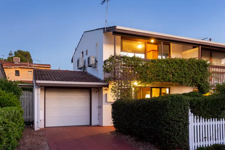 2/2 Henley Street, Como WA 6152