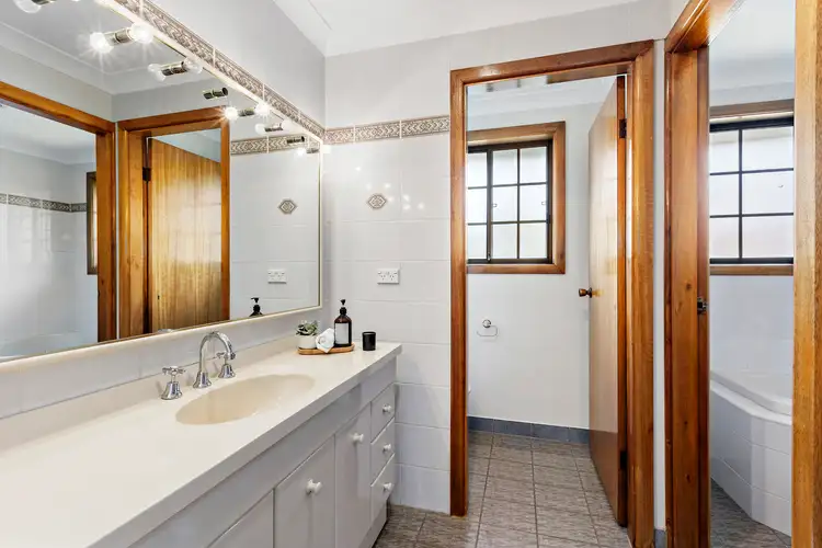 Fifth view of Homely house listing, 2 Verge Place, Doonside NSW 2767