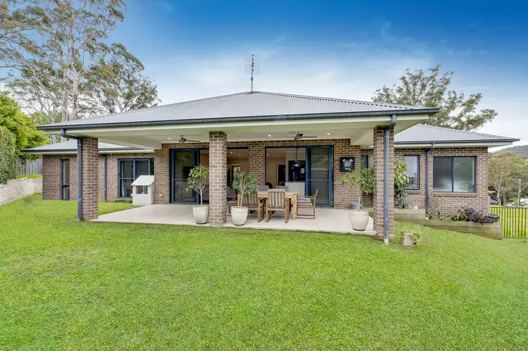 8 Bellbowrie Avenue