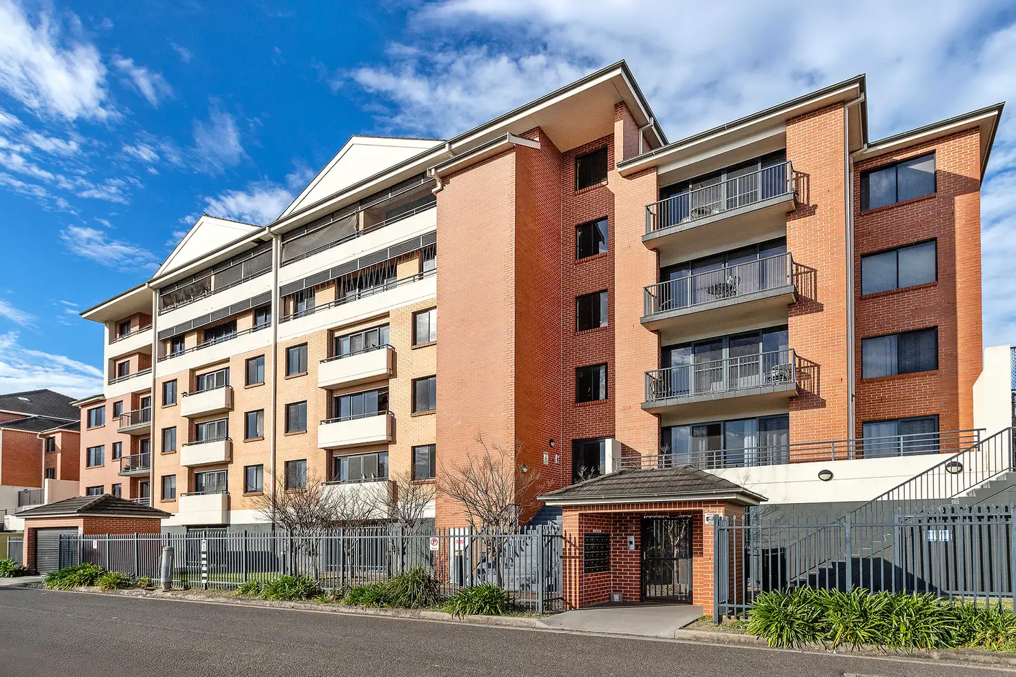 Main view of Homely unit listing, 140/214-220 Princes Highway, Fairy Meadow NSW 2519
