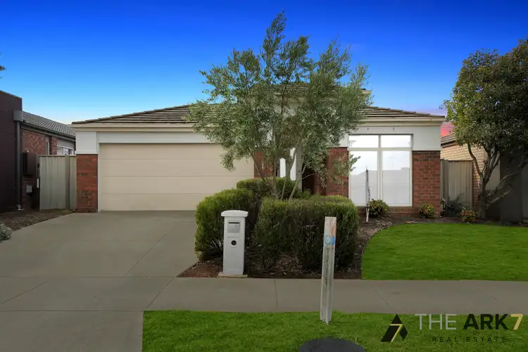 15 Riverina Boulevard