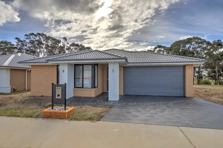 25 Houghton Crescent