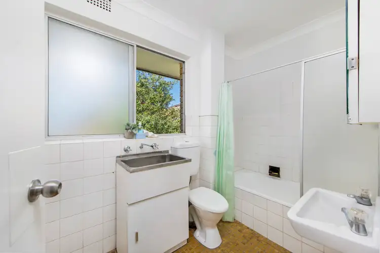 Fifth view of Homely apartment listing, 9/2 Lismore Avenue, Dee Why NSW 2099