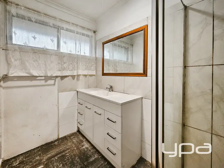 Fifth view of Homely unit listing, 2/165 Taylors Road, St Albans VIC 3021