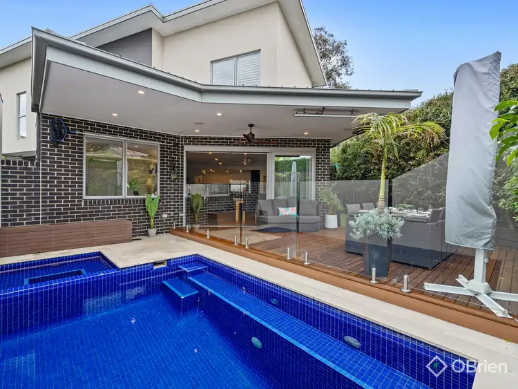 2/6 Cherrington Court, Parkdale VIC 3195