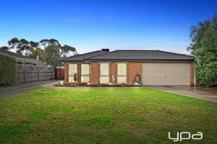 18 Endeavour Place, Melton West VIC 3337