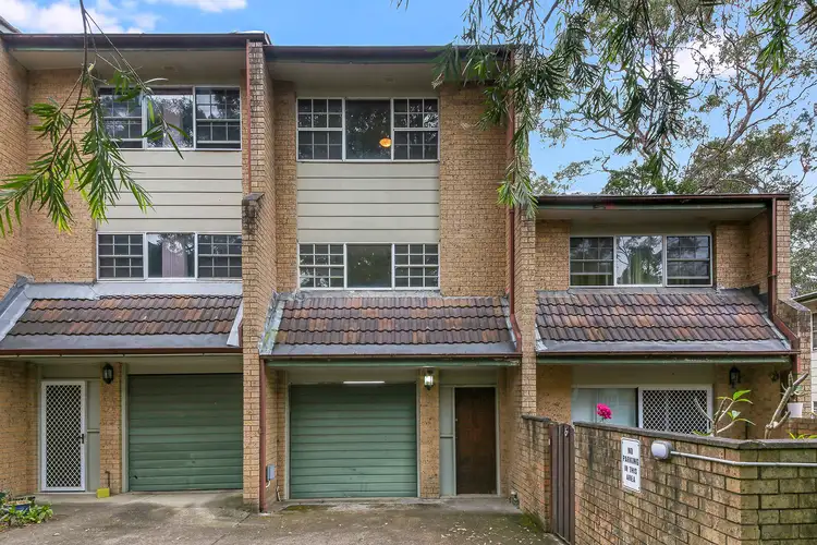 15/16 Robert Street