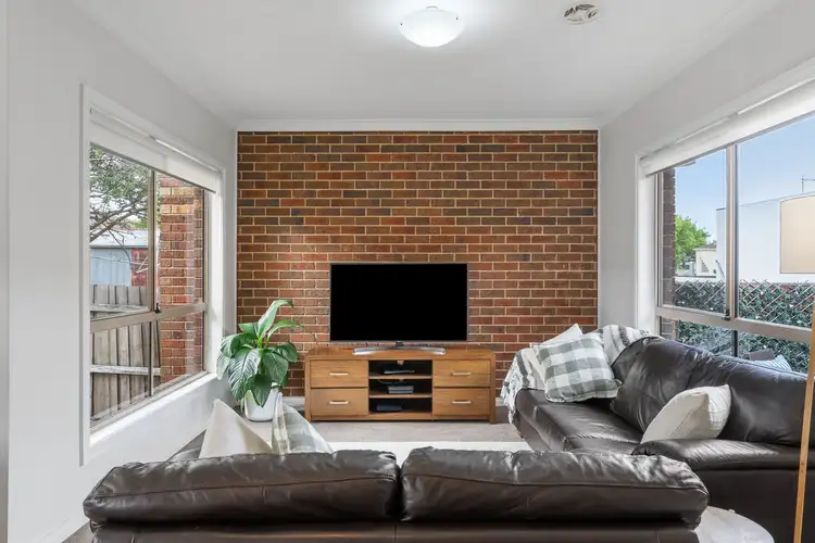 Fourth view of Homely villa listing, 2/11 Caroline Street, Aberfeldie VIC 3040