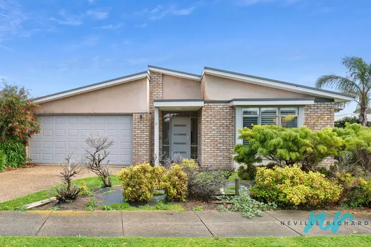 8 Turnberry Close, St Leonards VIC 3223