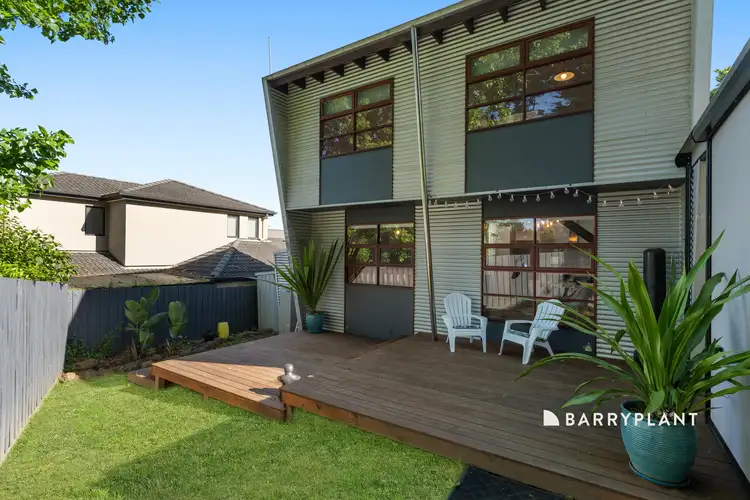 2/22 Harkaway Road, Berwick VIC 3806