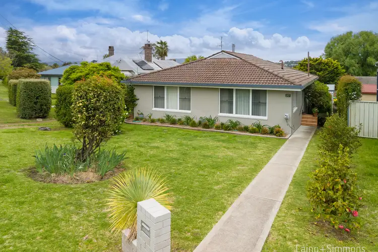 27 Railway Parade, Armidale NSW 2350
