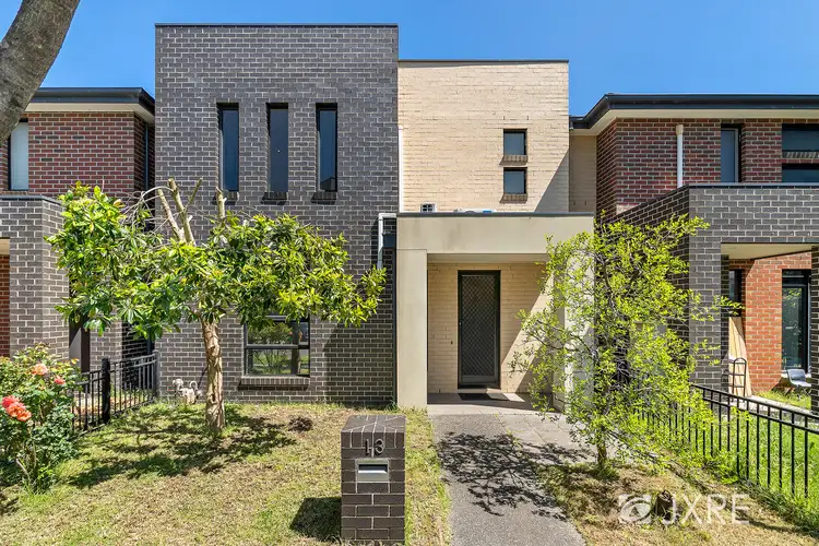 13 Crimson Grove, Clayton South VIC 3169