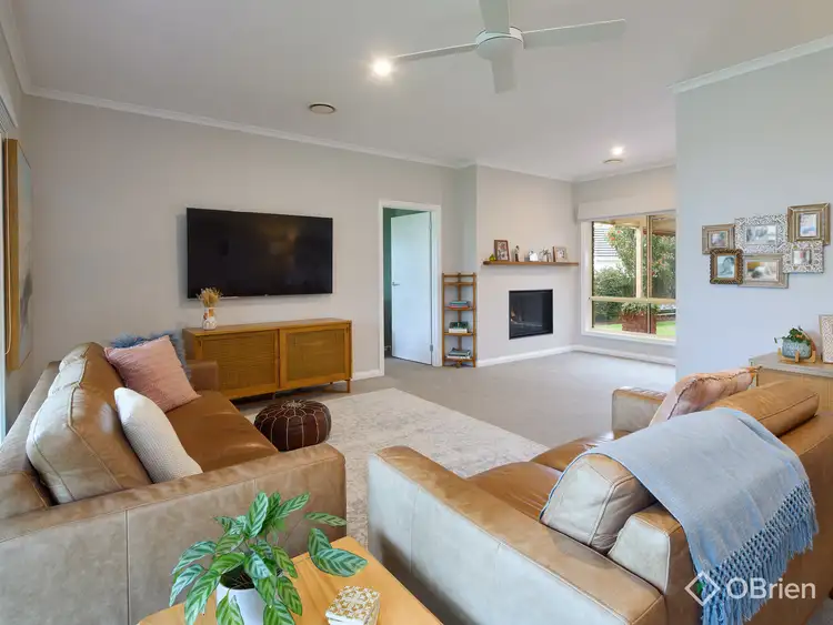 Sixth view of Homely house listing, 8 Cherrywood Place, Warragul VIC 3820