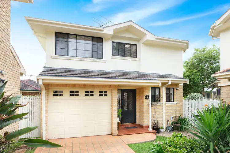 Main view of Homely townhouse listing, 4/92 Toronto Parade, Sutherland NSW 2232