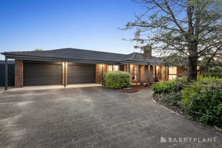 16 Oliver Court, Kilsyth South VIC 3137
