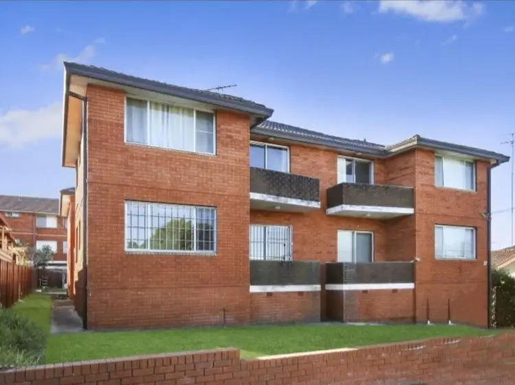 8/28 Flora Street, Roselands NSW 2196